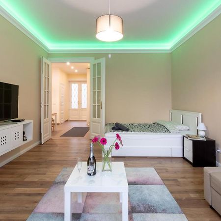 Nice And Cozy Apartment Next To The Parliament Budapest Exterior photo