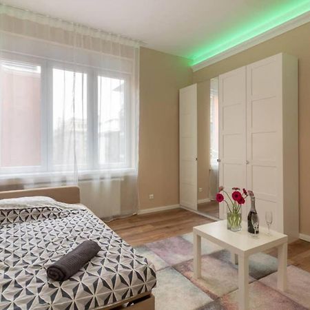 Nice And Cozy Apartment Next To The Parliament Budapest Exterior photo