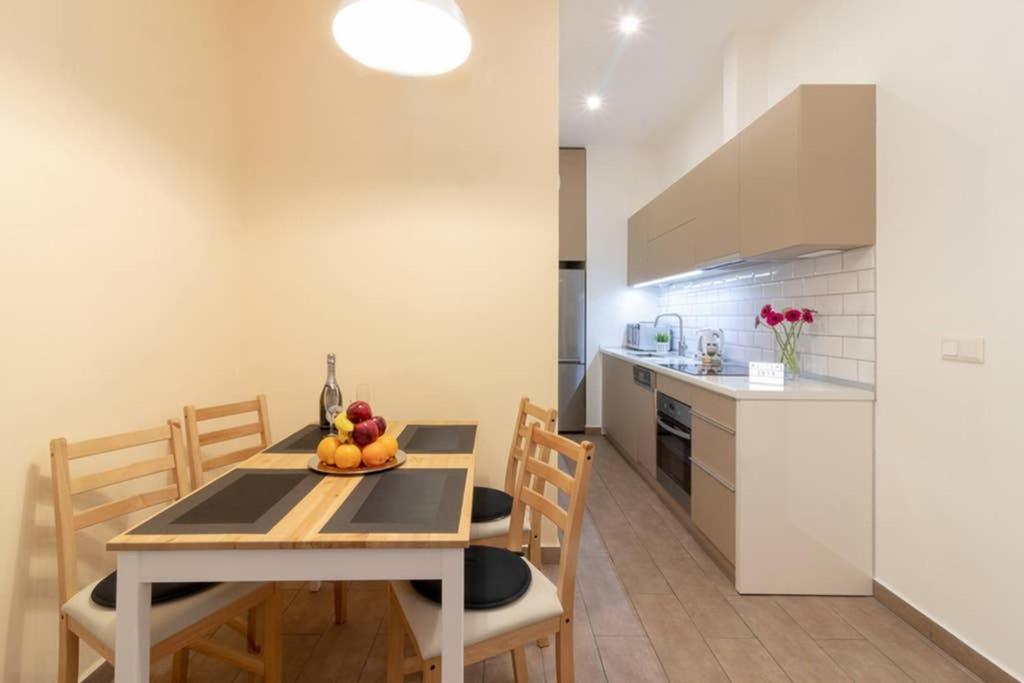 Nice And Cozy Apartment Next To The Parliament Budapest Exterior photo